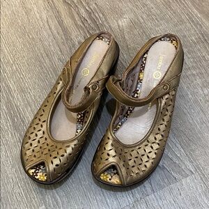 JAMBU • Sport wedge design • SZ. 6 women